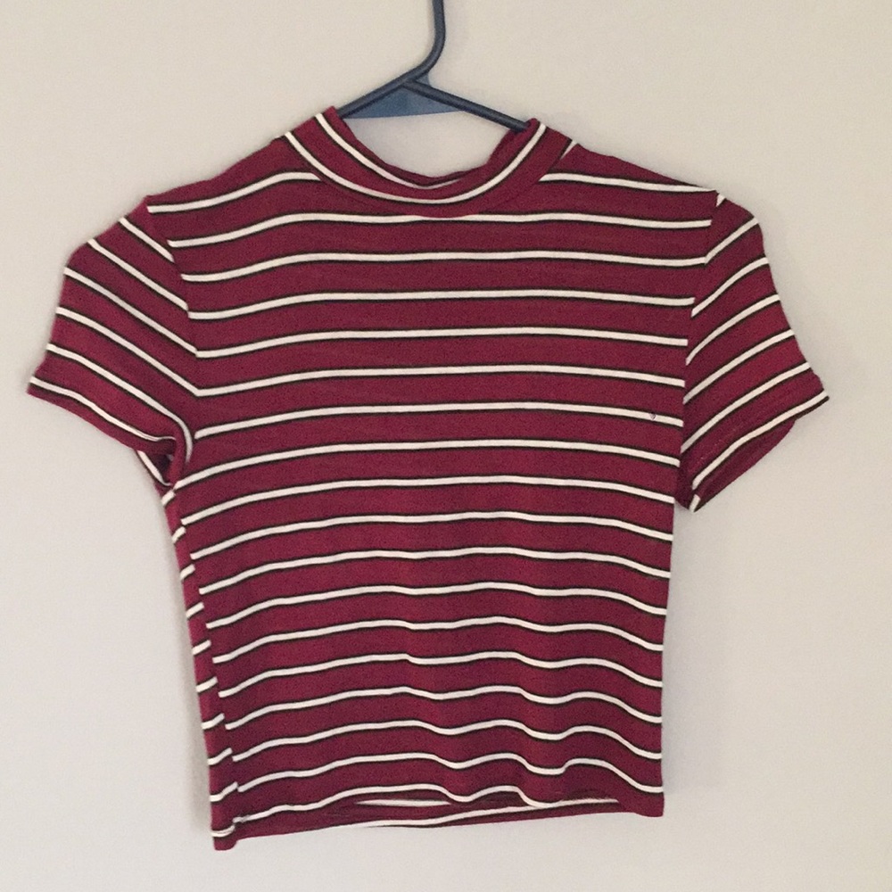Cropped Maroon T-shirt